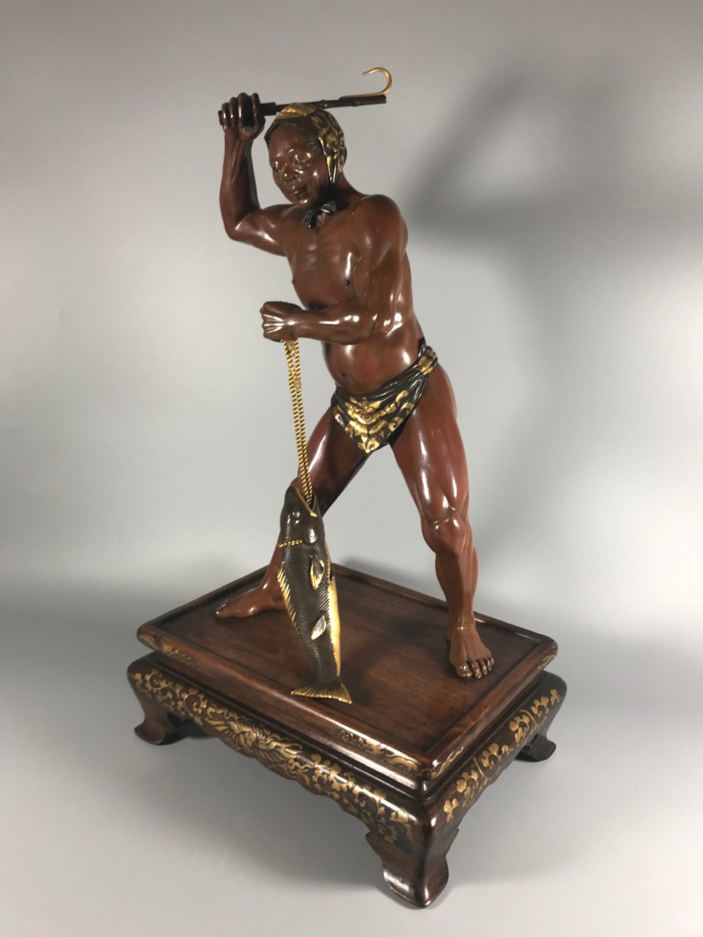 LARGE ANTIQUE JAPANESE BRONZE FIGURE View III