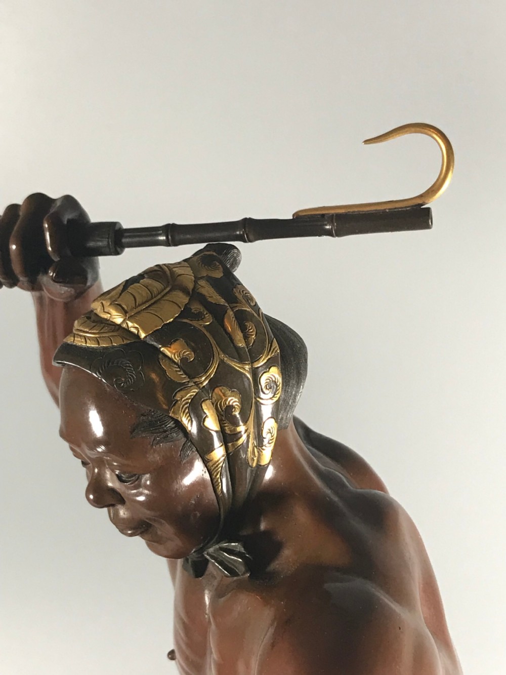 LARGE ANTIQUE JAPANESE BRONZE FIGURE View VII
