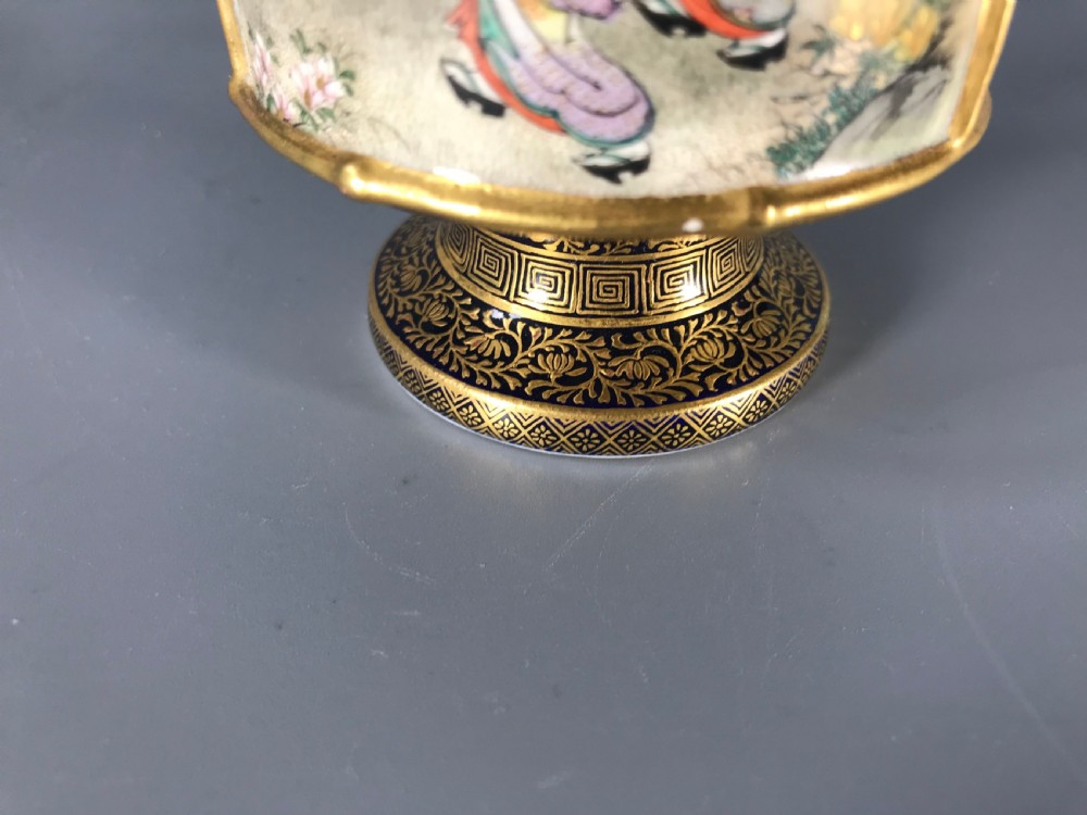 JAPANESE SATSUMA VASE by KINKOZAN View IV