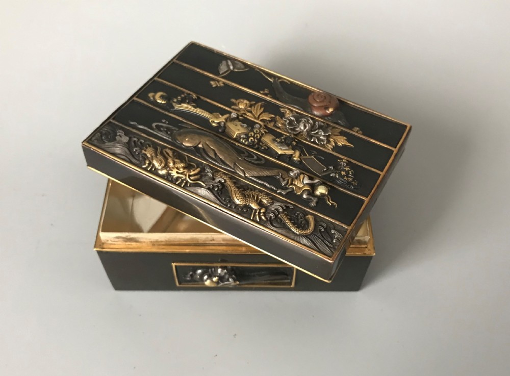 JAPANESE MIXED METAL BOX.