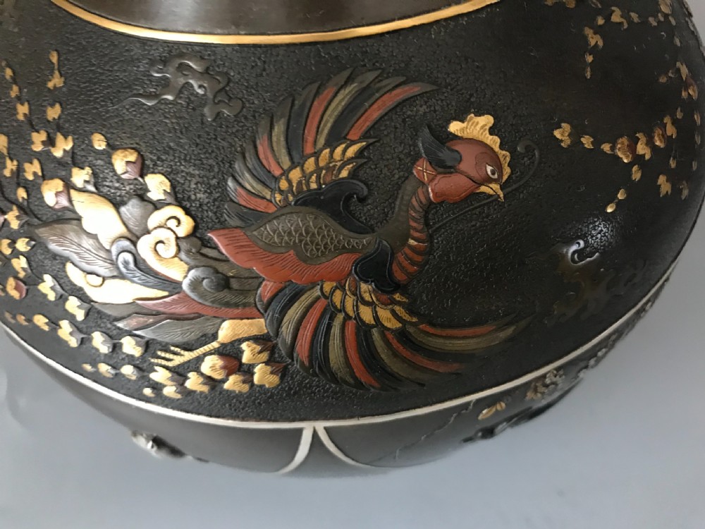 FINE JAPANESE ONLAID BRONZE VASE . View X