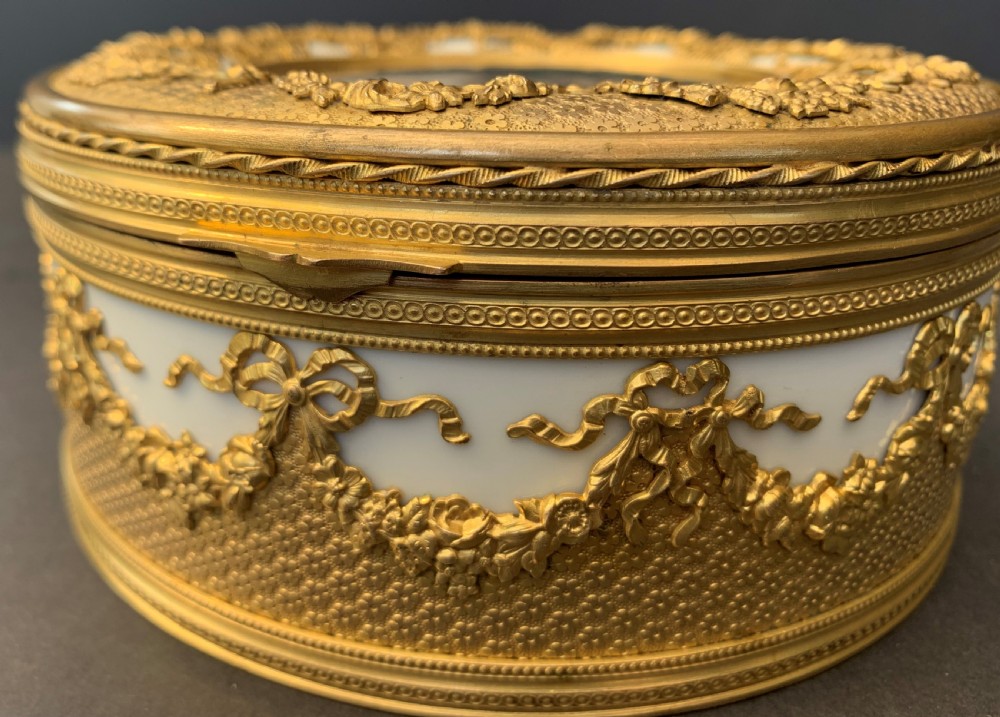 Charming good quality late 19th century French ormolu mounted glazed white porcelain casket or jewellery box View III