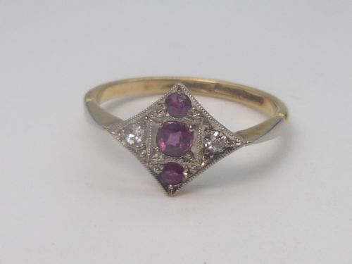 ART DECO 18ct GOLD,RUBY AND DIAMOND RING
