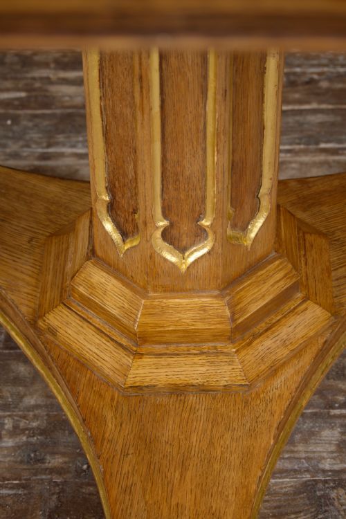 AN EARLY VICTORIAN OAK GOTHIC CENTRE TABLE - ADDITIONAL PHOTO 1