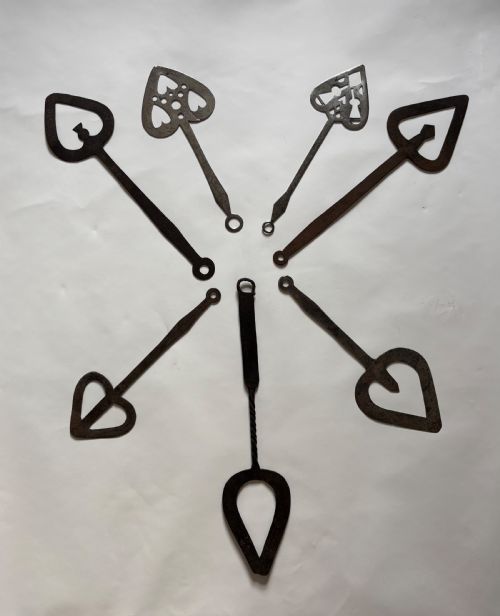 A COLLECTION OF SCOTTISH 19TH CENTURY BANNOCK TURNERS - ADDITIONAL PHOTO 1