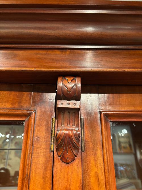 A MID VICTORIAN MAHOGANY BOOKCASE - ADDITIONAL PHOTO 1