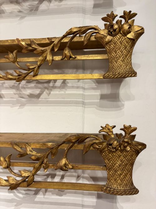 A RARE SET OF 3 GEORGE III GILT WOOD PELMETS WITH MATCHING TIE BACKS - ADDITIONAL PHOTO 3