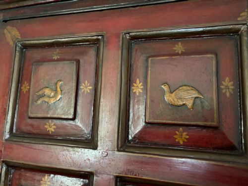 A GEORGE III RED LACQUER CABINET - ADDITIONAL PHOTO 5