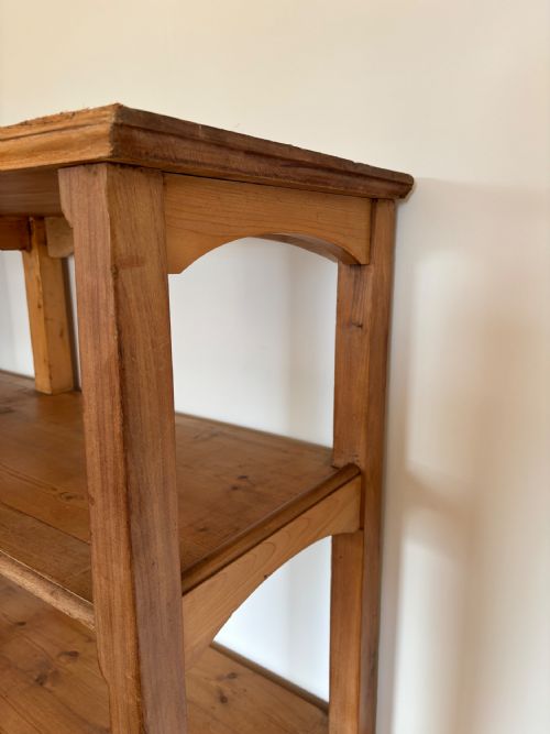 A SET OF EDWARDIAN PINE SHELVES - ADDITIONAL PHOTO 5