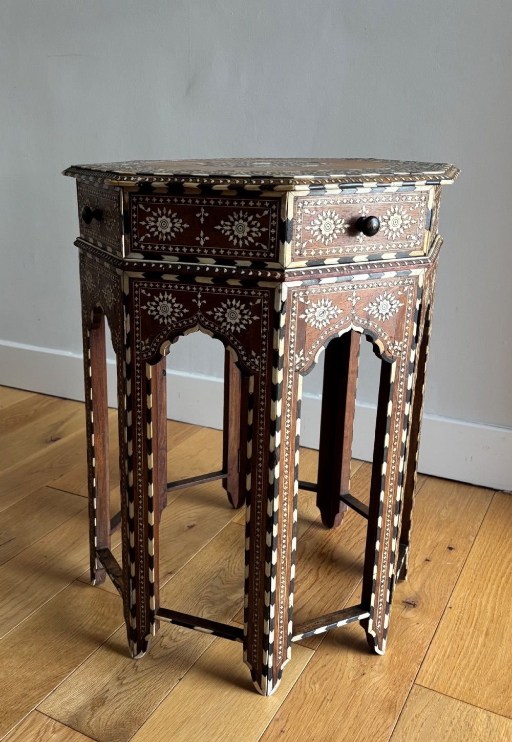 An exceptional Hoshiapur octagonal table
