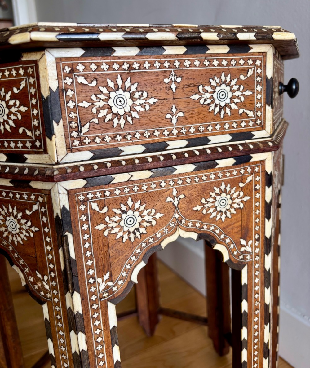 An exceptional Hoshiapur octagonal table View III