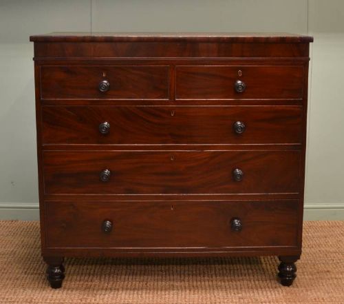 Impressive Antique Mahogany Chest of Drawers from the Regency Period.