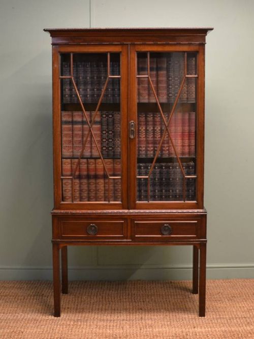 Quality Edwardian Mahogany Antique Display Cabinet.