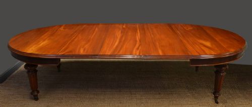 Large Quality Mahogany Antique Victorian Extending Dining Table.