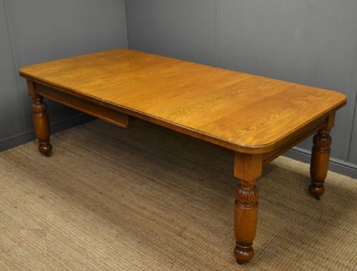 Quality Antique Victorian Oak Wind Out Extending Dining Table.