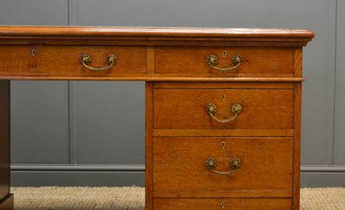 fig 2. Stunning Quality Antique Scottish Victorian Oak Partners Desk.
