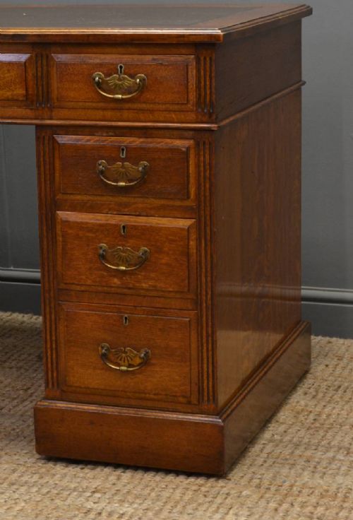 fig 1. Quality Victorian Oak Antique Pedestal Desk.