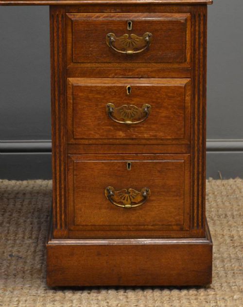 fig 2. Quality Victorian Oak Antique Pedestal Desk.