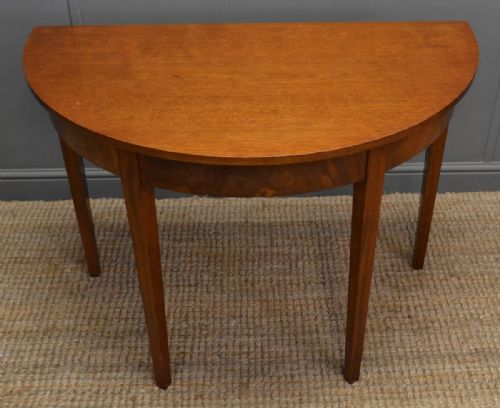 fig 1. Victorian Mahogany 'D' End Extending Dining Table in the Georgian Style.
