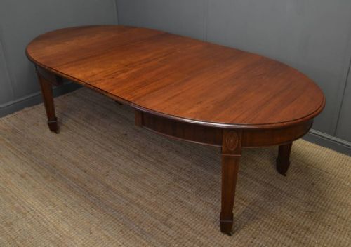 fig 1. Quality Edwardian Antique Mahogany Extending Dining Table.
