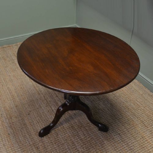Georgian Antique Mahogany Large Circular Occasional Table.
