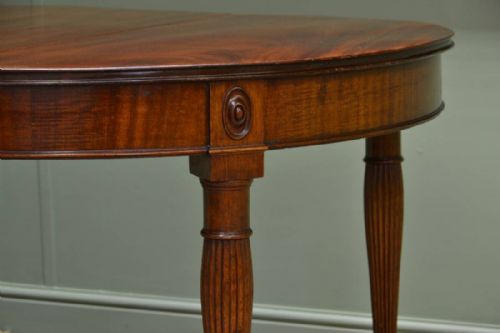 fig 2. Edwardian Mahogany Quality Wind Out Antique Dining Table