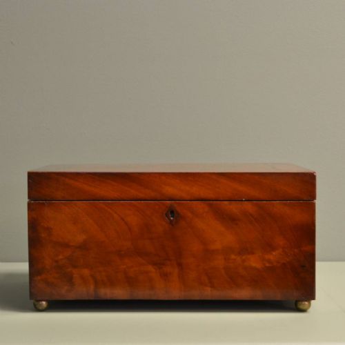 Beautifully Figured Antique Victorian Mahogany Box
