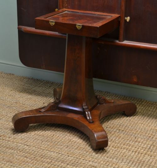 fig 1. Quality Regency Antique Mahogany Tilt Top Dining Table.
