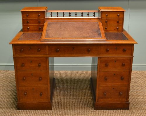 Quality Victorian Oak Antique Dickens Desk.