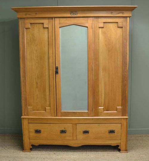 Arts & Crafts Golden Oak Antique Wardrobe