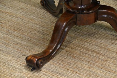 fig 2. Beautifully Figured Rosewood Victorian Antique Circular Dining Table