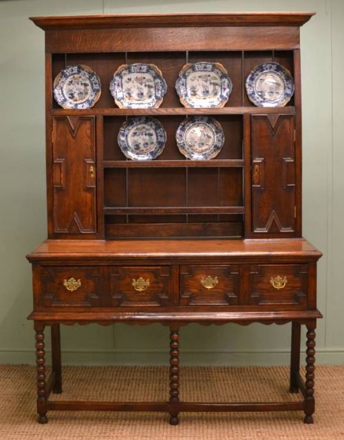 Victorian Oak Antique Dresser.