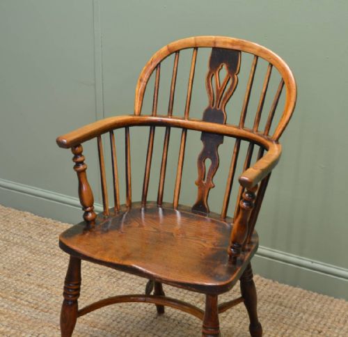 fig 2. Fine Country, Ash and Elm Antique Windsor Chair