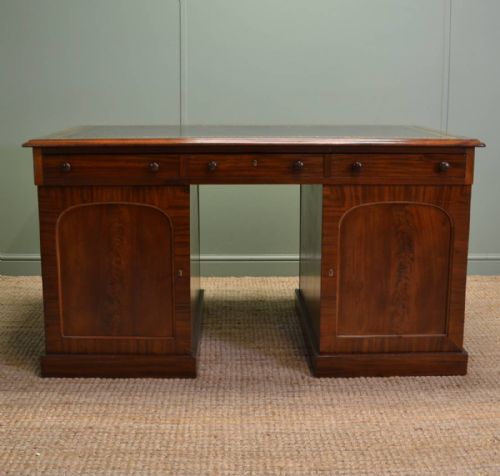 Quality Early Victorian Figured Mahogany Antique Partners Desk
