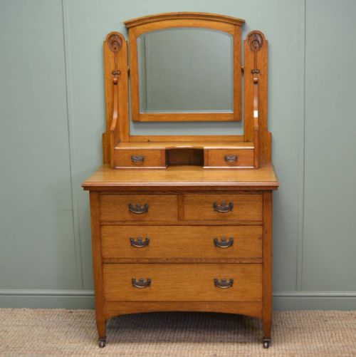 Quality Solid Oak Victorian Arts and Crafts Antique Dressing Table