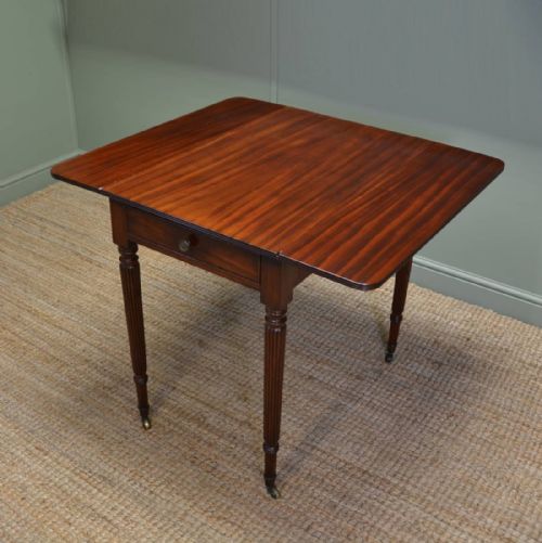 Fine Regency Gillows Small Drop Leaf Mahogany Dining Table
