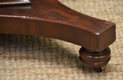 fig 2. William IV Mahogany Circular Antique Pedestal Dining Table