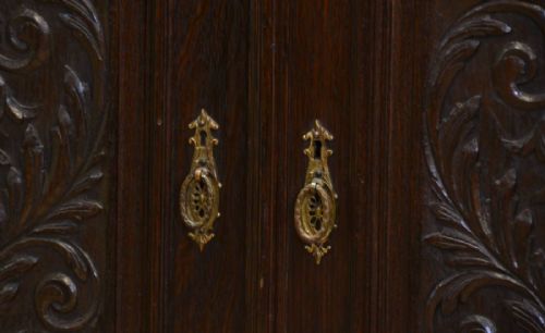 fig 2. Superb Quality Victorian Solid Oak Antique Cupboard
