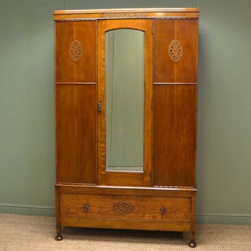 Bargain !!!!  Oak Art Deco Antique Wardrobe