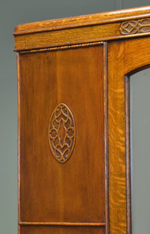 fig 2. Bargain !!!!  Oak Art Deco Antique Wardrobe