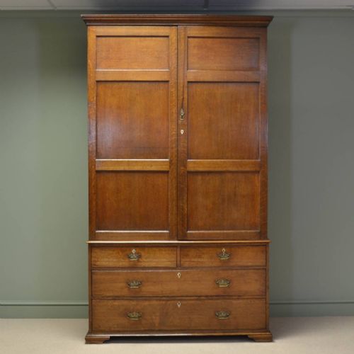 Large Georgian Golden Oak Antique Linen Press / Cupboard / Wardrobe