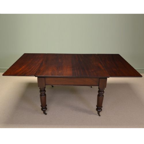 Beautifully Figured Antique Mahogany Victorian Draw Leaf Extending Universal Dining Table