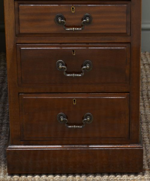 fig 2. Large Quality Edwardian Walnut Antique Pedestal Desk