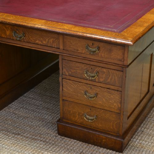 fig 1. Large Quality Victorian Oak Antique True Partners Desk