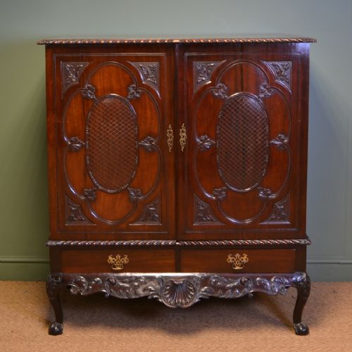 Spectacular Antique Victorian Decorative Carved Mahogany Cupboard