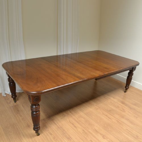 Superb Quality Victorian Walnut Extending, Wind-out Antique Dining Table