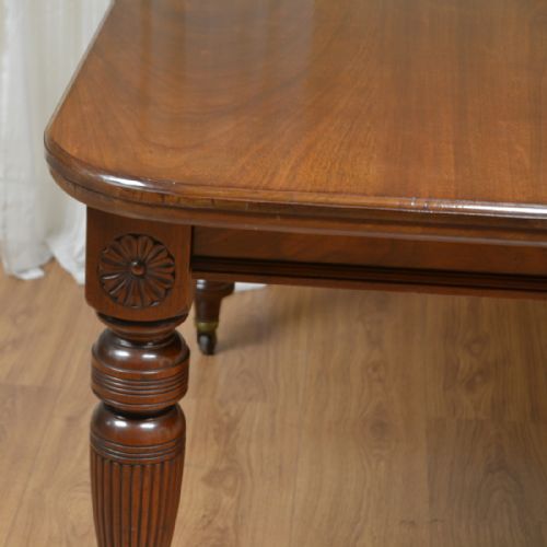 fig 2. Superb Quality Victorian Walnut Extending, Wind-out Antique Dining Table