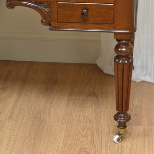 fig 1. Elegant Victorian Mahogany Antique Writing Table