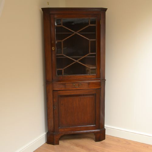 Georgian Mahogany Antique Floor Standing Corner Cabinet