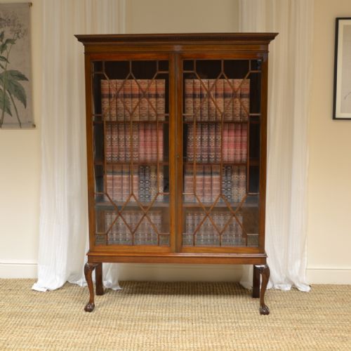 Fine Quality Edwardian Mahogany Antique Bookcase / Display Cabinet